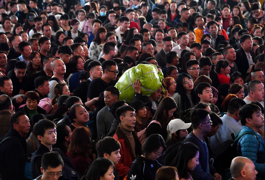 Schalterhalle, Guangzhou Südbahnhof, 16. Jan. 2020 (Xinhua)